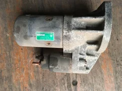 ������� Nissan Atlas TD27 P4F23 233002T700 ����