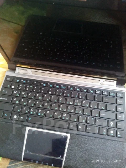Asus Eee PC VX6 Lamborghini. WiFi: 1, Bluetooth: 1 ����