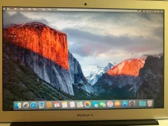 Apple MacBook Air 13 2015 Early. 13.3", ��� 8 ��, ���� 256���, WiFi: 1, Bluetooth: 1, ����������� �� 12��. ����