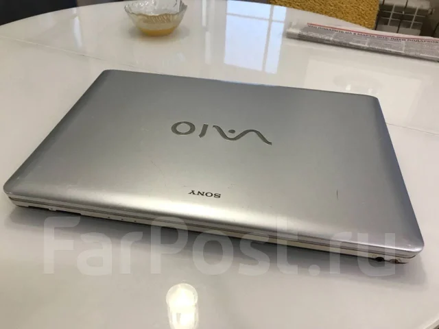 Sony VAIO VPC-EB. 15.5", 2,3����, ��� 4 ��, ���� 320���, WiFi: 1, Bluetooth: 1, ����������� �� 2��. ����
