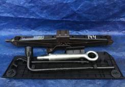 Поддомкратник. Acura MDX, YD2 Honda: MR-V, CR-V, Element, Pilot, MDX Двигатели: J37A1, J35A4, J35A6, J35A9, K24Z1, K24Z4, N22A2, R20A1, R20A2, K24A, J...