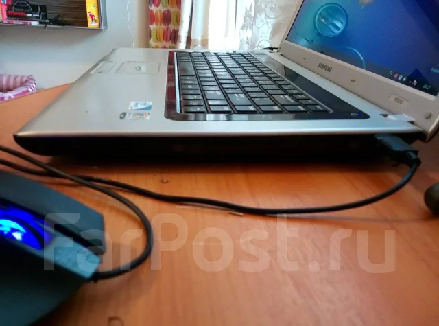 Samsung R. 15.6", 2 200����, ��� 2048 ��, ���� 140���, WiFi: 1, Bluetooth: 1 ����