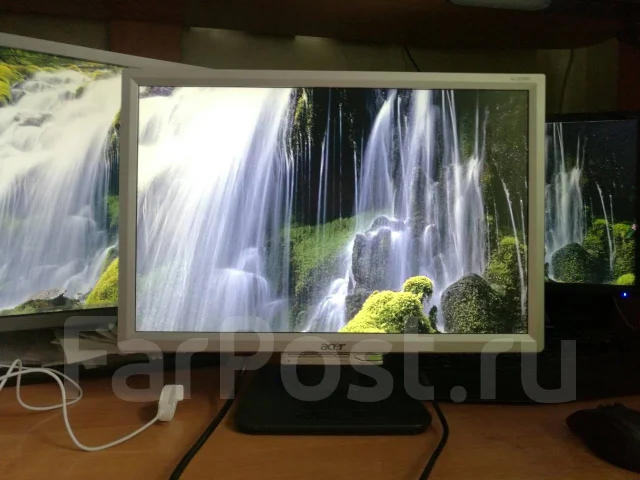 Acer. 20" ����