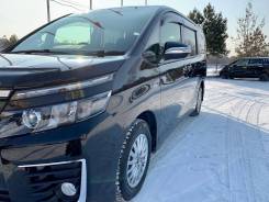 Toyota Voxy. С водителем