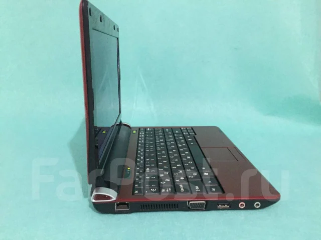 Acer Aspire One D250. 10", 1,6����, ��� 1024 ��, ���� 160���, WiFi: 1, ����������� �� 2��. ����
