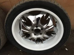 American Force. 8.5x20", 5x114.3, ET25 ����