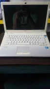 Sony VAIO VPC-CW1S1R. 15.6", 2 200����, ��� 4 ��, ���� 250���, WiFi: 1, Bluetooth: 1, ����������� �� 3��. ����