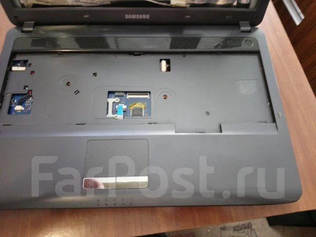 Samsung R525. WiFi: 1, Bluetooth: 1 ����