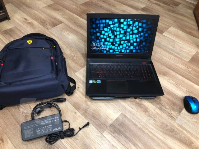 Asus ROG. 15.6", 3,3����, ��� 8 ��, ���� 1 120���, WiFi: 1, Bluetooth: 1, ����������� �� 5��. ����