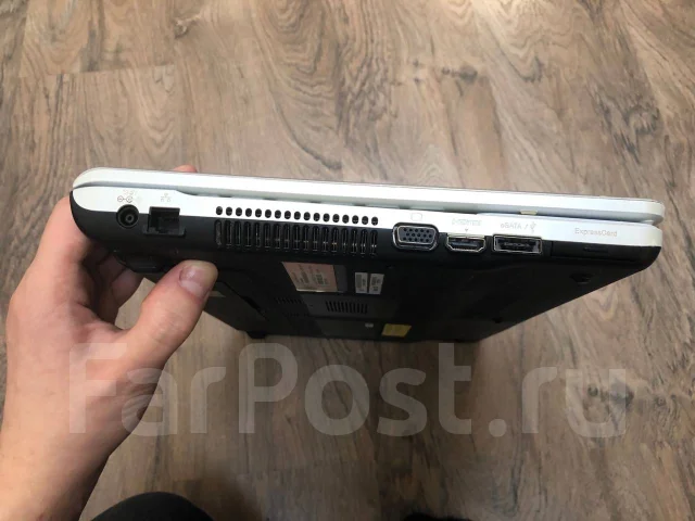 Sony VAIO PCG-71211V. 15.5", 2,5����, ��� 4 ��, ���� 320���, WiFi: 1, Bluetooth: 1, ����������� �� 1��. ����