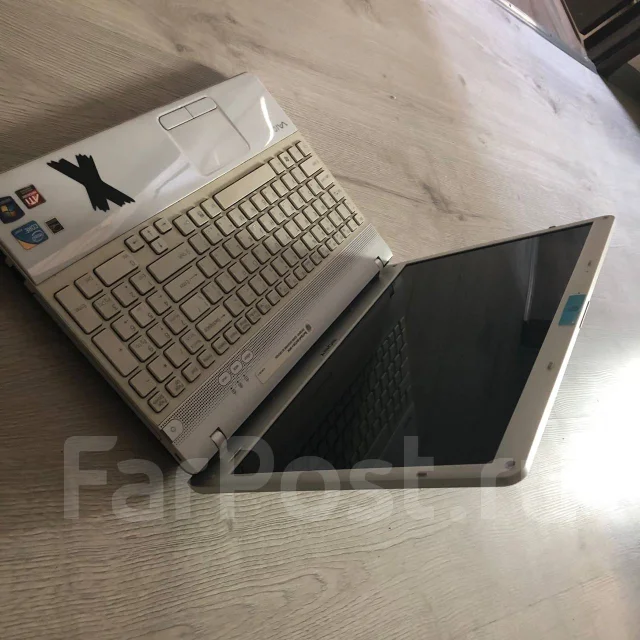 Sony VAIO PCG-71211V. 15.5", 2,5����, ��� 4 ��, ���� 320���, WiFi: 1, Bluetooth: 1, ����������� �� 1��. ����