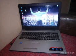 Lenovo IdeaPad 300-15IBR. 15.6", 1,6����, ��� 4 ��, ���� 420���, WiFi, Bluetooth, ����������� �� 4��.