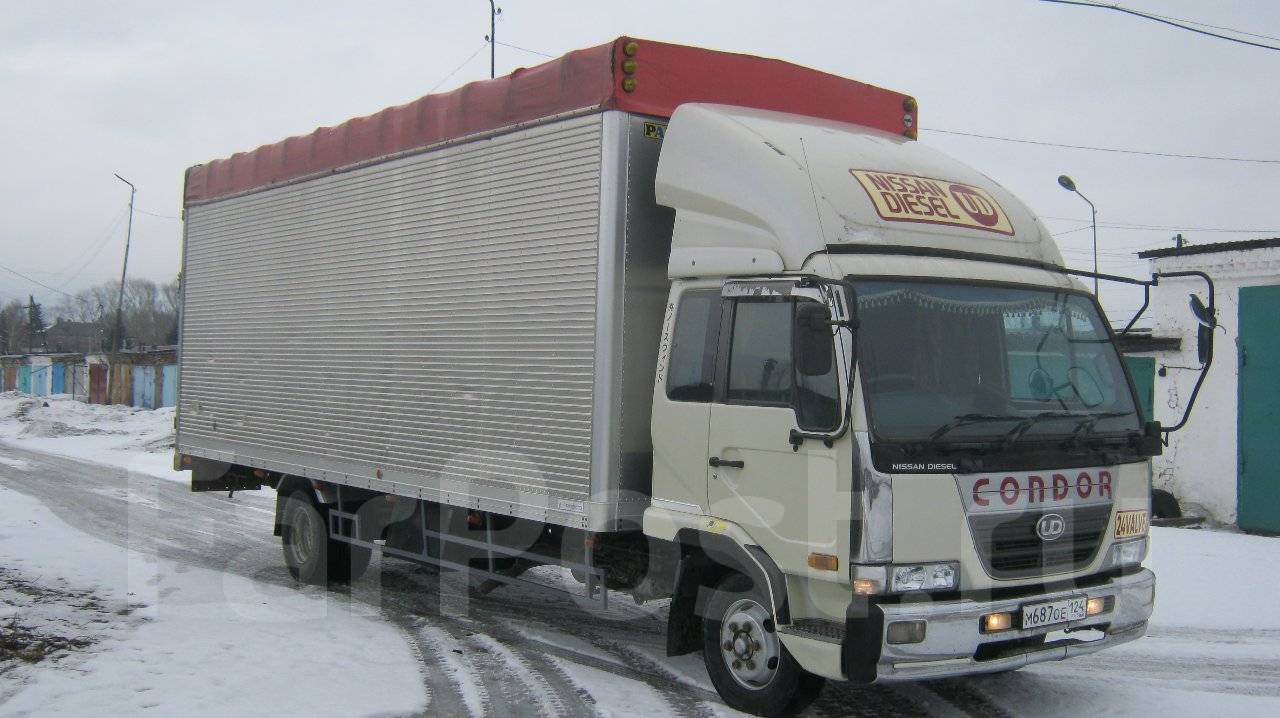 Стекло лобовое Nissan Diesel Condor 1933х815