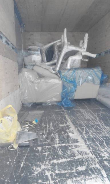 Переезды квартир. Мебельные фургоны18 кубов 2тонны Частное лицо Безнал ...