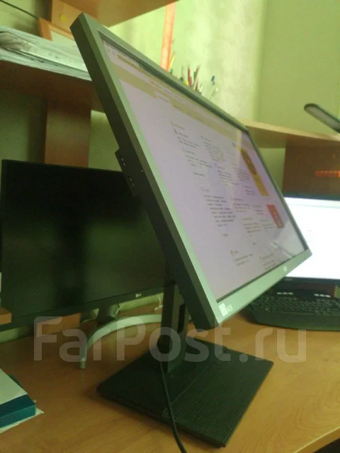 Acer. 28" ����