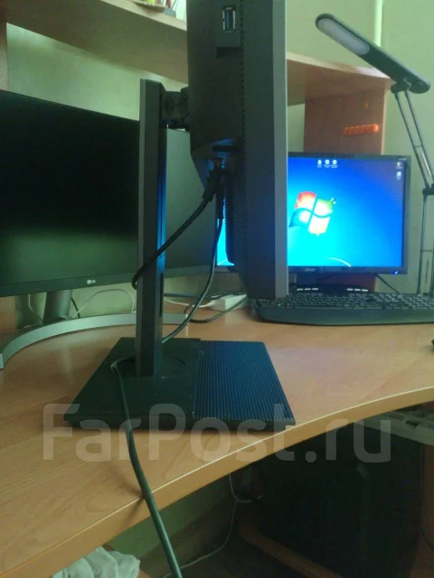 Acer. 28" ����