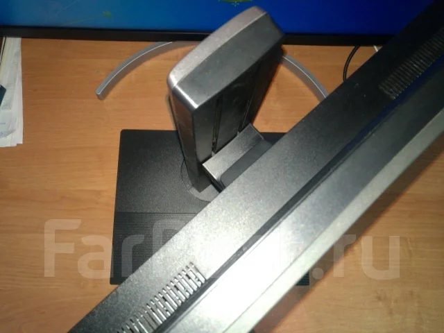 Acer. 28" ����