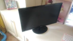 Samsung. 23.6"