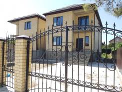 Продается в Анапской 2х этажный кирпичный дом с подвалом на 5 сотках в Анапе Продается в Анапской 2х этажный кирпичный дом с подвалом на 5 сотках. Улица Школьная 60, р-н рынок Николаевский, площадь дома 160,0 кв. м., централизо...
