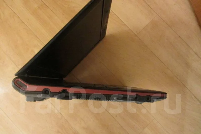 Samsung N150. 10.1", 1,7����, ��� 1024 ��, ���� 250���, WiFi: 1, Bluetooth: 1 ����