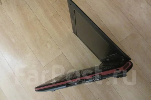 Samsung N150. 10.1", 1,7����, ��� 1024 ��, ���� 250���, WiFi: 1, Bluetooth: 1 ����