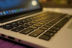 Apple MacBook Pro 13 2013 Late. 13.3", 2,4����, ��� 8 ��, ���� 250���, WiFi, Bluetooth, ����������� �� 11��. ����