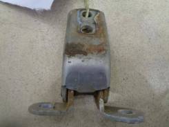 Петля двери передней левой нижняя Toyota Caldina 1995-2002