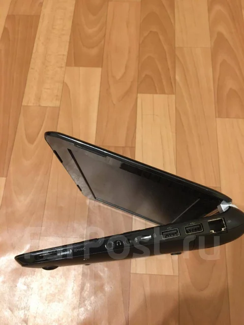 HP Mini 200. 10.1", 1,6����, ��� 2048 ��, ���� 320���, WiFi: 1, Bluetooth: 1, ����������� �� 4 910��. ����