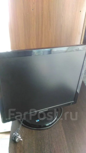 Samsung. 19" ����