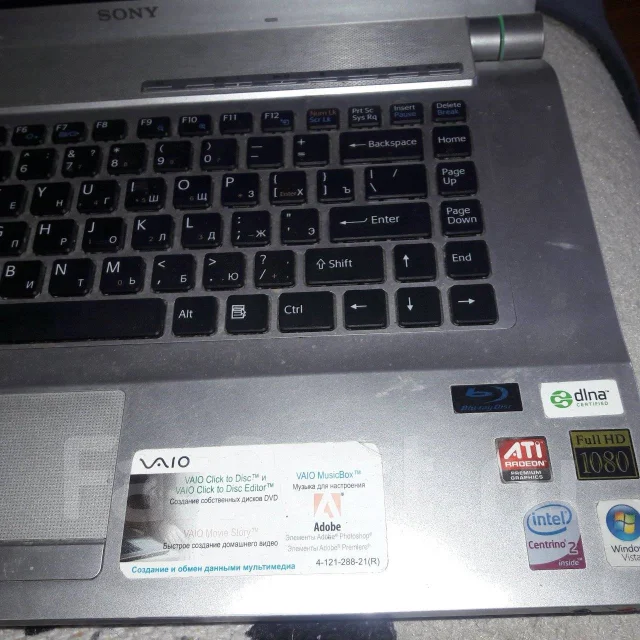 Sony VAIO VGN. 16.4", 2,3����, ��� 3072 ��, ���� 300���, WiFi: 1, Bluetooth: 1 ����