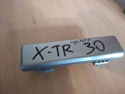 Заглушка бампера. Nissan X-Trail, NT30, PNT30, T30 Двигатели: QR20DE, QR25DE, SR20VET, YD22DDTI