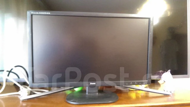iiyama. 22" ����