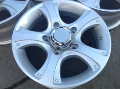 TGRACING LZ271. 6.5x15", 5x139.7, ET40, �� 110,5���. ����