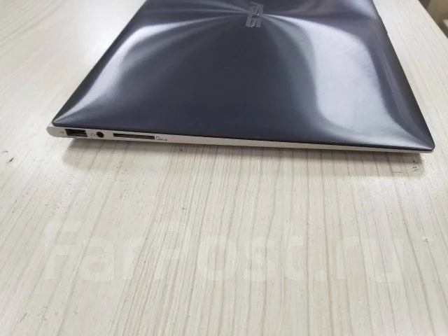Asus ZenBook UX31E. 13", ��� 4 ��, ���� 250���, WiFi: 1, Bluetooth: 1, ����������� �� 8��. ����