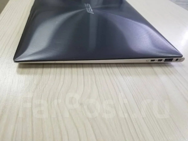Asus ZenBook UX31E. 13", ��� 4 ��, ���� 250���, WiFi: 1, Bluetooth: 1, ����������� �� 8��. ����