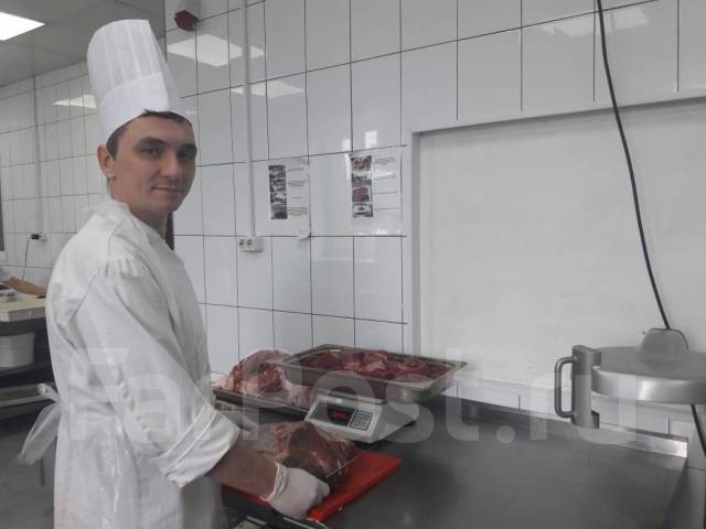 Повар мясного цеха в столовую. Повар мясного цеха картинка. жарка мяса повара 5 разряда.