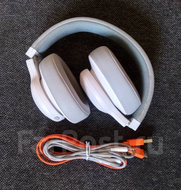 JBL E55BT ����