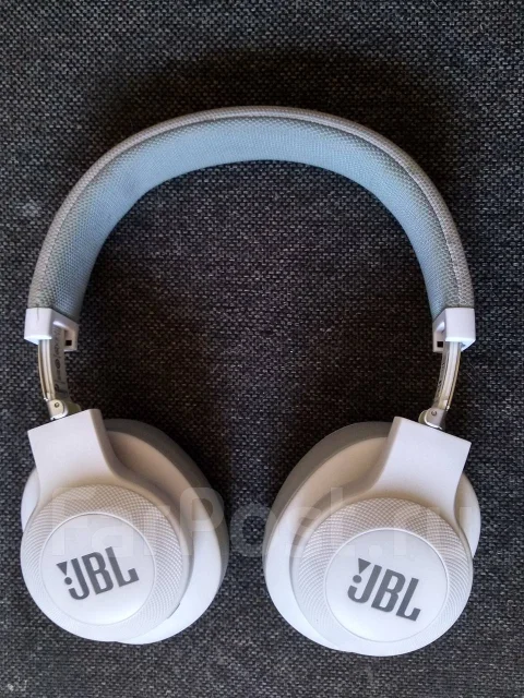 JBL E55BT ����