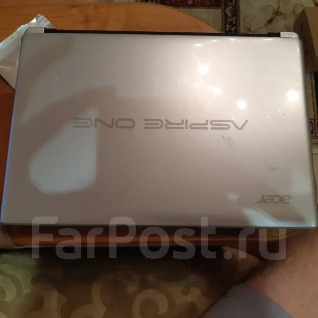 Acer Aspire One 756. 11.5", 1 500����, ��� 2048 ��, ���� 500���, WiFi: 1, ����������� �� 3��. ����