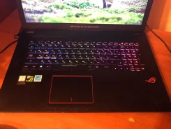 Asus ROG. 17.3", 2,7����, ��� 8 ��, ���� 1 000���, WiFi, Bluetooth, ����������� �� 4��. ����