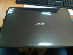 Acer Aspire E1-531. 15.6", 1,8����, ��� 4 ��, ���� 350���, WiFi, Bluetooth, ����������� �� 1��.