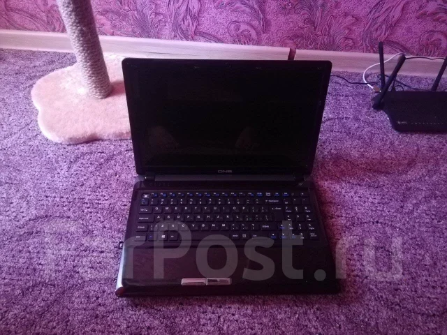 DNS. 15.6", 2 500����, ��� 4 ��, ���� 1 000���, WiFi: 1, Bluetooth: 1, ����������� �� 3��. ����