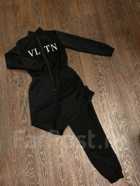 Спортивный костюм Valentino женские VLTN