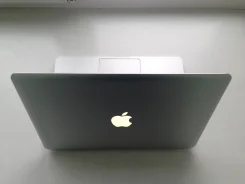 Apple MacBook Pro 13 2011 Late. ��� 4 ��, ���� 500���, WiFi, Bluetooth, ����������� �� 8��. ����