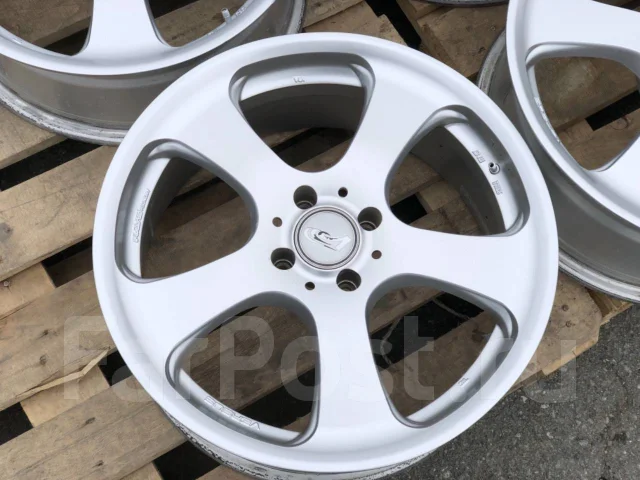 RAYS Versus Stivale. 7.0x17", 4x100, ET32, �� 65���. ����