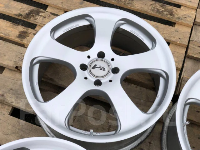 RAYS Versus Stivale. 7.0x17", 4x100, ET32, �� 65���. ����