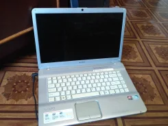 Sony VAIO VGN-NW2ERE. 15", 2,2����, ��� 3072 ��, ���� 320���, WiFi: 1, Bluetooth: 1, ����������� �� 1��. ����