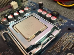 Intel Pentium E2220 ����