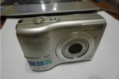 Olympus FE-170 ����