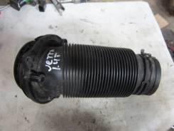 Патрубок воздухозаборника. Volkswagen: Passat, Jetta, Touran, Golf Plus, Golf, Eos Skoda Octavia, 1Z, 1Z3, 1Z5 Seat Toledo, 5P2 Seat Altea, 5P1, 5P5 S...